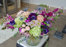 Load image into Gallery viewer, Delivery flowers in Boise Idaho fresh floral arrangement hydrangea anemone carnation unique bouquet centerpiece