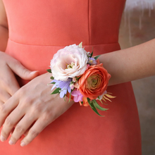 Load image into Gallery viewer, Corsage
